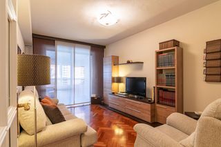 Appartement  Avenida de zaragoza. Cuidada vivienda  en avenida zaragoza