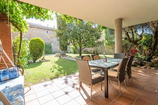 Casa aparellada a Olaz. Exclusivo chalet en olaz con 5 habitaciones, piscina comunitaria