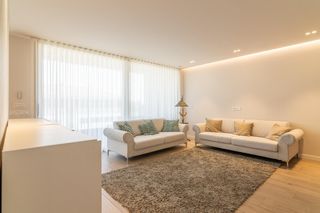 Pis  Plaza ilundain. Excelente vivienda seminueva en mutilva