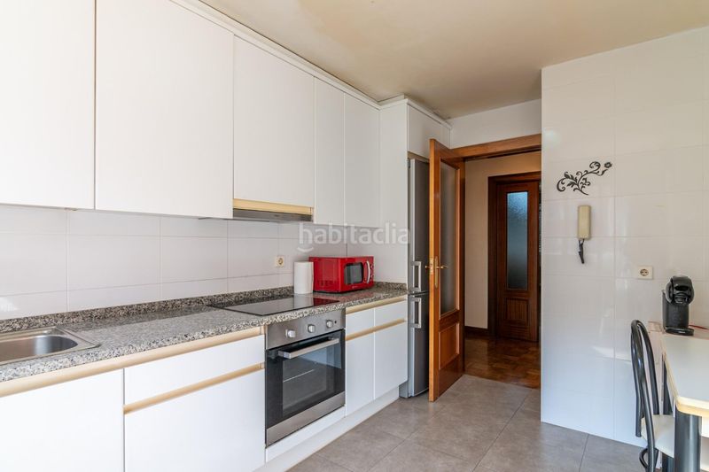 Foto ca2119cb-4467-4555-b05f-db73b4d19e92. Flat with heating parking in Barañáin / Barañain