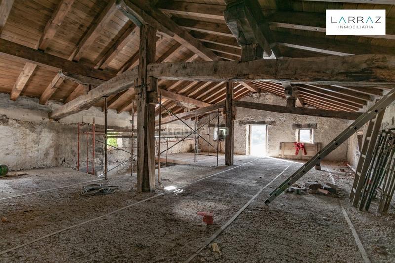 Foto 630dc8f5-d72d-4a02-ba6e-b416a2055058. Casa  de pueblo con estructura reformada en Esteribar