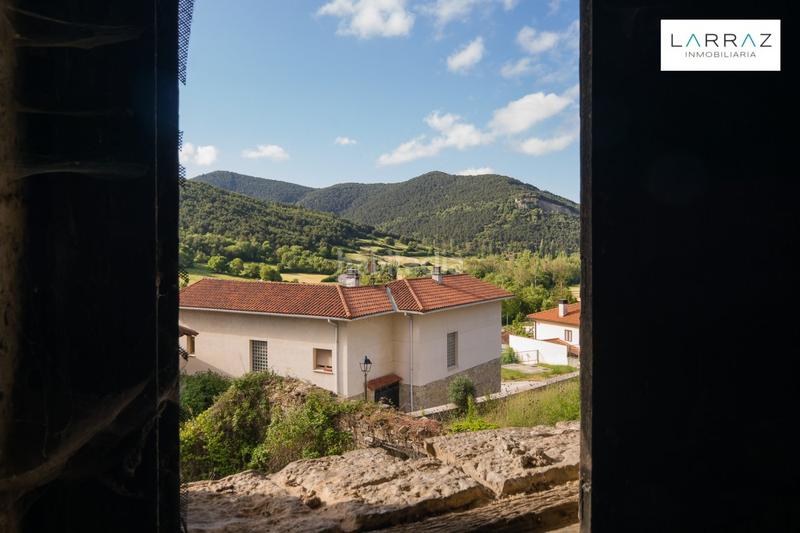 Foto 68a11fd2-85aa-4159-88fb-64f1e5800d14. Casa  de pueblo con estructura reformada en Esteribar