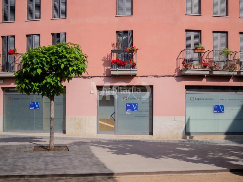 Foto 15a8dd54-4b2b-4d1c-b08f-ef700ef8c8c7. Local comercial a del pont 2 a Centre Vic