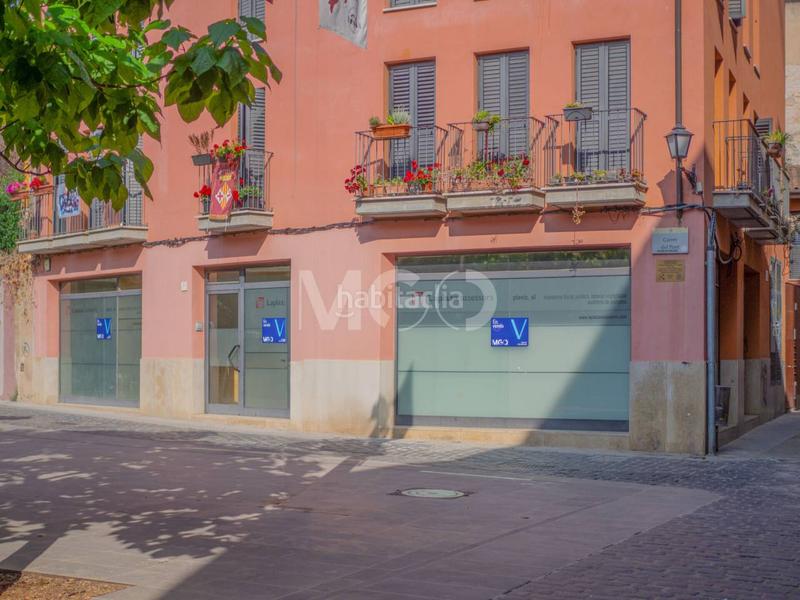 Foto 332dcdb4-1b86-45a4-b1d9-5ef61d00e2a1. Local comercial a del pont 2 a Centre Vic