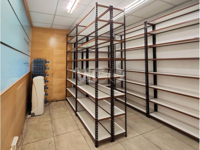 Foto 8791c920-a191-4921-b8ae-dda2667fd8e2. Local comercial a del pont 2 a Centre Vic