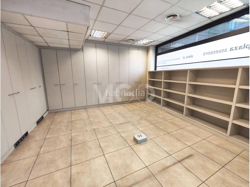 Foto c9ed325c-abc8-4f26-a0fe-4063e5ed6ce1. Local comercial a del pont 2 a Centre Vic