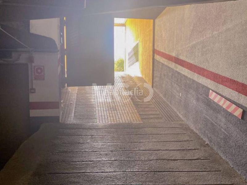 Foto c9a69f91-01e4-4630-9c82-97672926d57b. Car parking in de manlleu 18 in Nord Vic