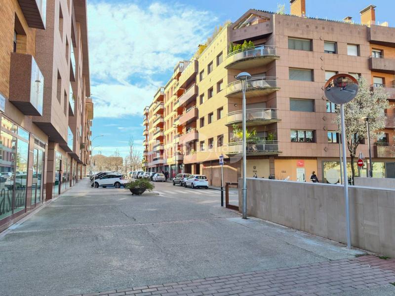 Foto 961b2dd5-7beb-4ef9-b542-239beb5dc704. Lloguer local comercial a flors 3 a Centre Vic