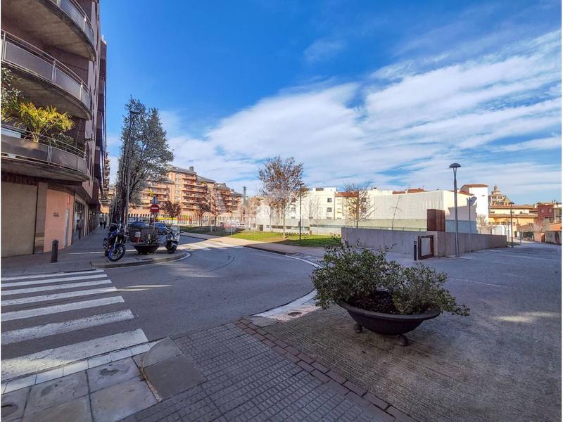 Foto dec0c545-ee90-4e2e-acfa-89934acdb5e4. Lloguer local comercial a flors 3 a Centre Vic