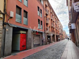 Local commercial à Pla de balenyà 27. Local en venda al centre de vic