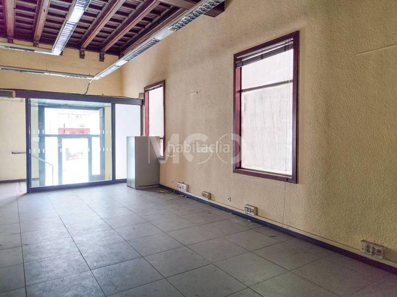 Foto a08efcef-3bd1-43fb-a0c3-4c5293f19f61. Lloguer local comercial a hospital 13 a Centre Vic