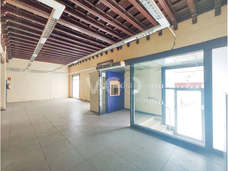 Foto d334c456-be31-4b92-b7f6-2a520ebcacde. Lloguer local comercial a hospital 13 a Centre Vic