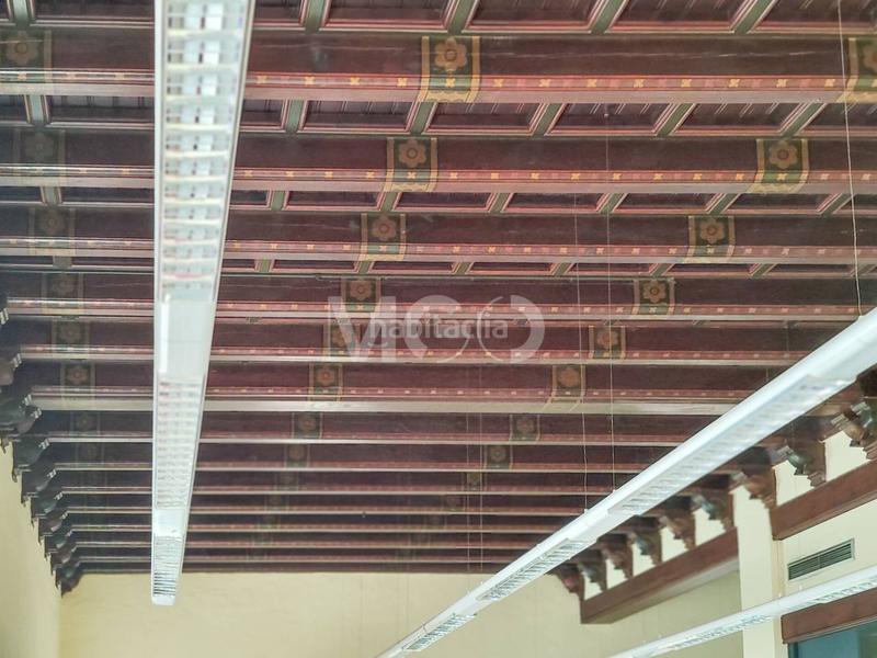 Foto d94e6b61-27ee-45fb-b29c-5825ea39f677. Lloguer local comercial a hospital 13 a Centre Vic