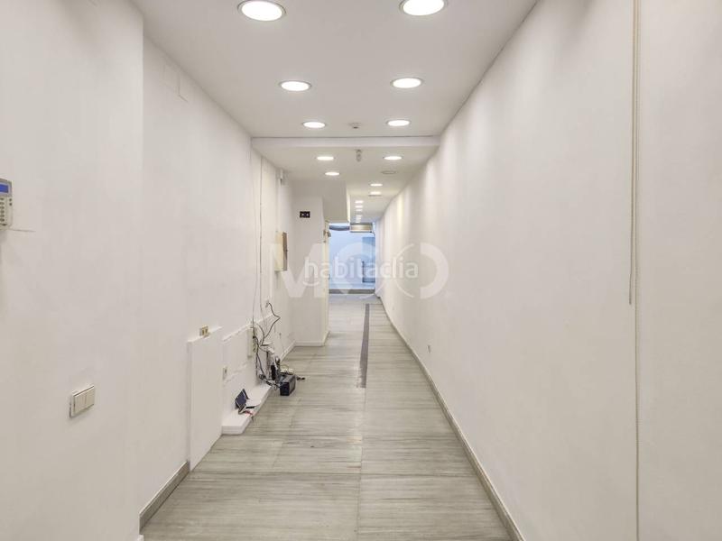 Foto 37ba9a2d-4a52-4856-8314-db51f60c4f2b. Lloguer local comercial a manlleu 7 a Centre Vic