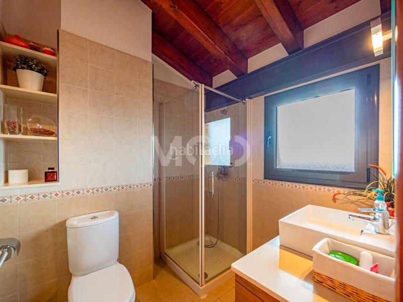 Foto e20820eb-fcc8-4116-a2df-fcfba9855451. Casa amb calefacció aparcament a Estadi-Santa Anna Vic