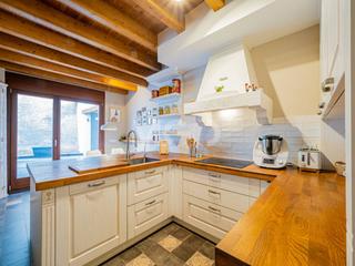 Casa  Sant pere. Casa en venda al centre de vic