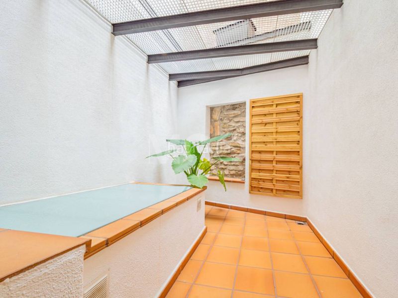 Foto db72ce23-2b3d-48c8-9935-dbcc7f5bbb80. Casa amb calefacció aparcament a Centre Vic