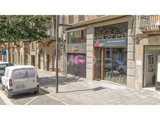 Lloguer Local Comercial a Hospital 30. Local amb sortida de fums al centre de vic