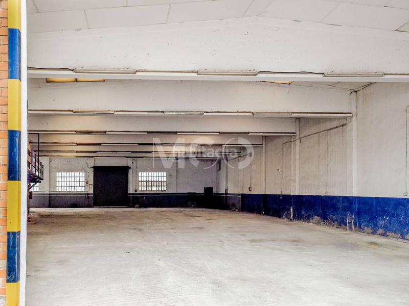 Foto 0dad61dd-c663-4140-90b7-61a84efde877. Lloguer nau industrial a calle narcís monturiol 4 a Gurb