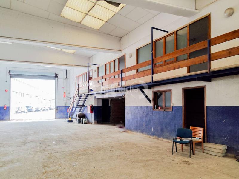 Foto 27e0080b-10be-48c0-b5e3-ee5ae5356a71. Lloguer nau industrial a calle narcís monturiol 4 a Gurb