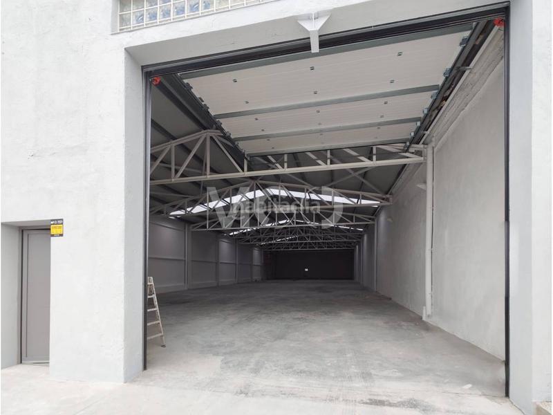 Foto 117ccef6-319a-4e97-90da-a07caecc26eb. Lloguer nau industrial a calle berga 3 a Nord Vic