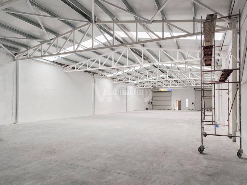 Foto 2f0414fc-30a6-4b6b-9cdf-89d96cd0750a. Lloguer nau industrial a calle berga 3 a Nord Vic