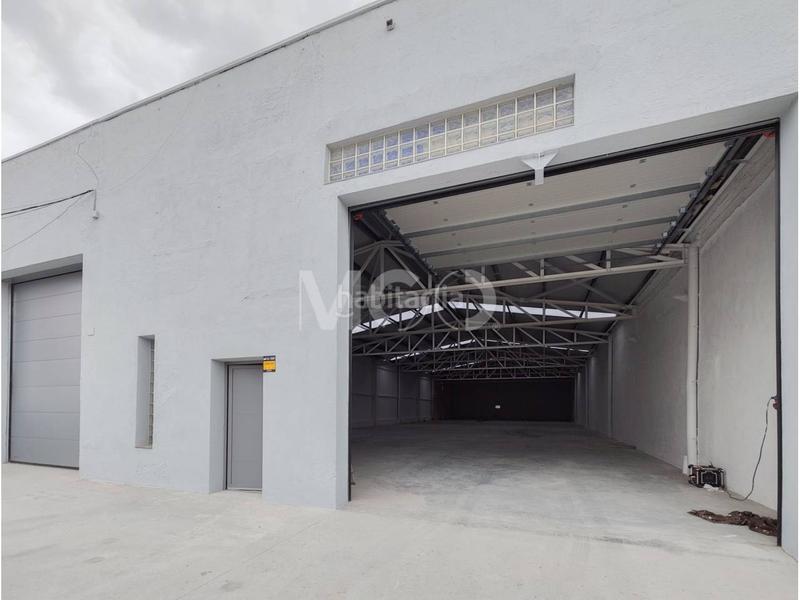 Foto 8b865bb1-d1e2-4236-9de5-c46d8f403579. Lloguer nau industrial a calle berga 3 a Nord Vic