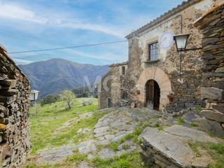 Masia a Bv-5301 s/n. Masia històrica en venda al montseny