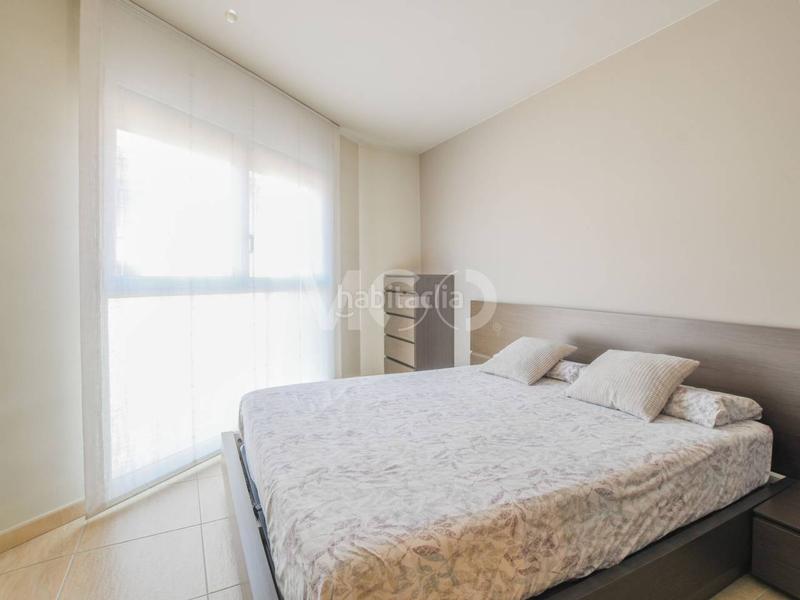 Foto ac5b7b05-3a3f-4768-ac3f-d8f017721425. Piso  en venta en caputxinssanta clarahospital en Vic