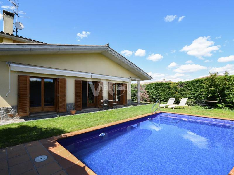 Foto 11de8be8-3673-41eb-9c0b-a3912ff94fed. Casa amb calefacció aparcament piscina a Gurb