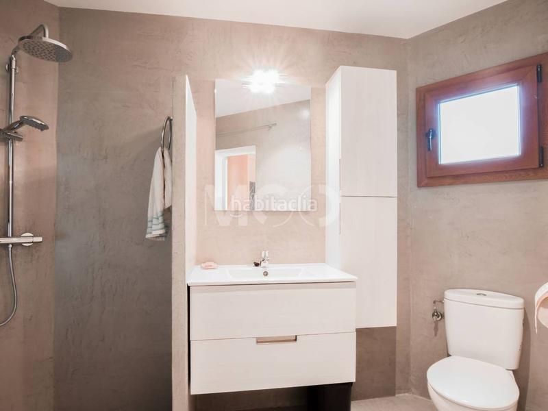 Foto b25e8f82-f7fa-446d-8840-ff2a6d7a115d. Casa amb calefacció aparcament piscina a Gurb