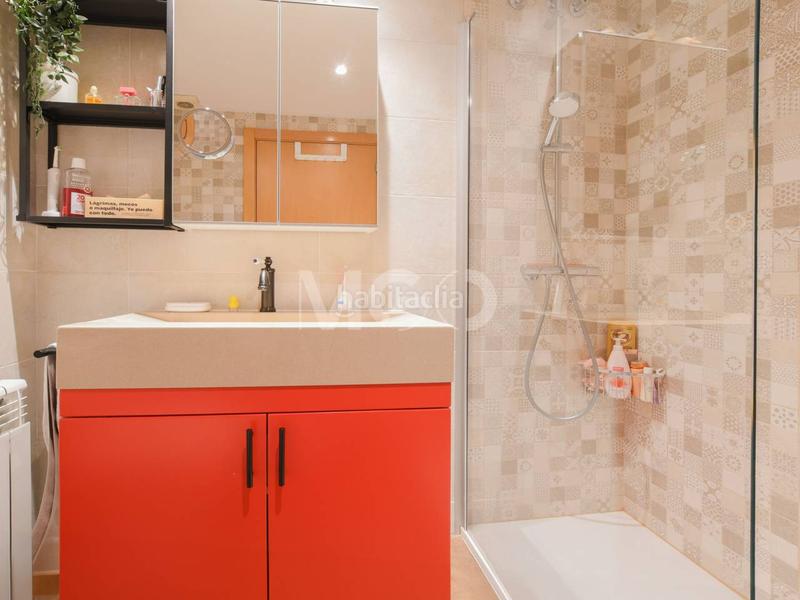Foto b428caf1-a9a9-48ea-a53c-47e995303355. Appartamento con riscaldamento parcheggio in Centre Vic