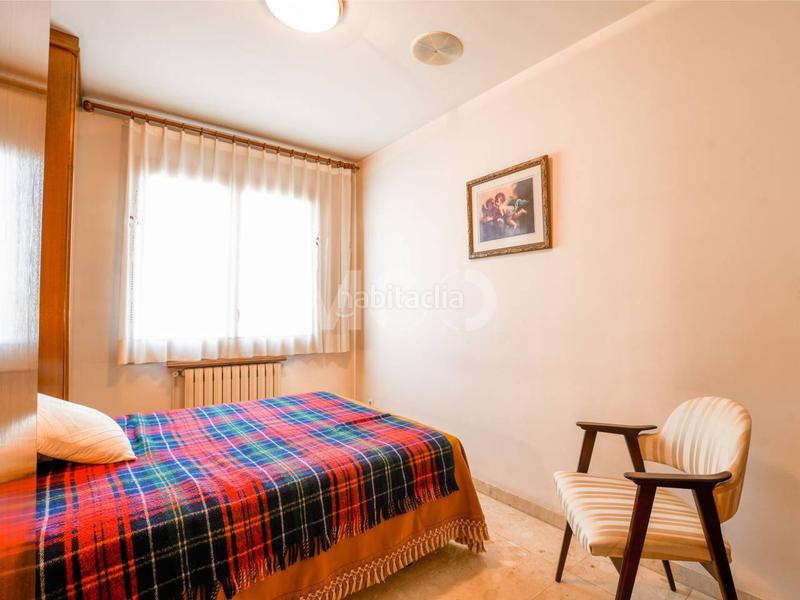 Foto ed9534fe-4e8b-4b86-945b-94f75123d120. Casa con riscaldamento parcheggio in Estadi-Santa Anna Vic