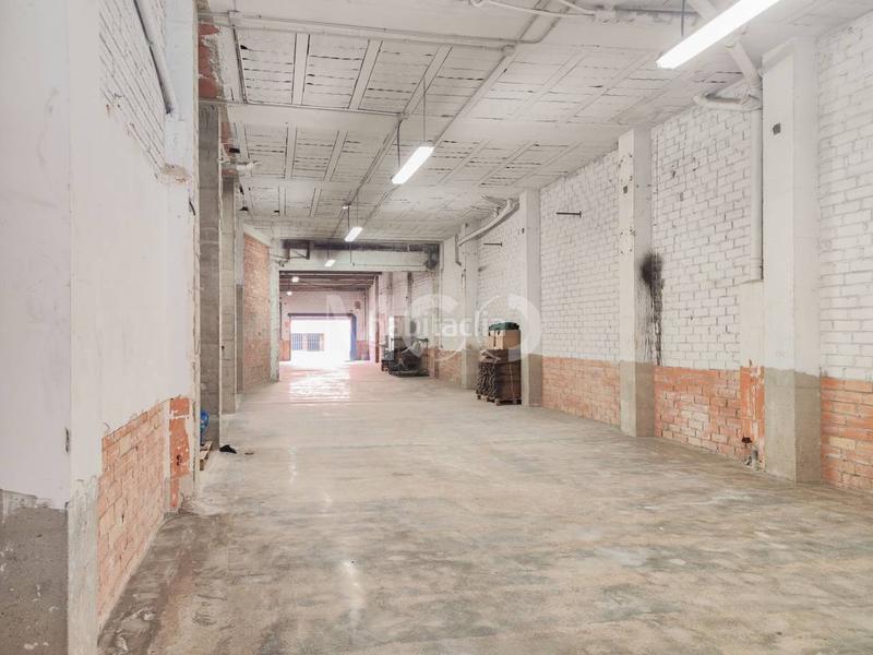 Foto 3678275e-4473-455e-b3bb-e4e0ff6f63fe. Location local commercial dans industria 25 dans Caputxins-Ambulatori Vic