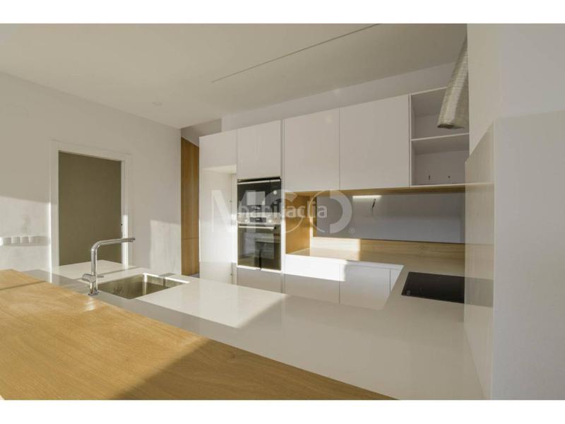 Foto d00e3da7-83b9-4c83-a7af-ee1b34afcc1a. Rent flat with heating parking in Nord Vic