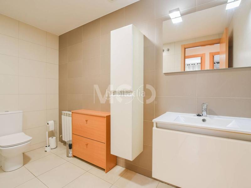 Foto d908b23f-a7c2-4bfd-b385-edb3e2b7ff15. Pis amb calefacció aparcament a Manlleu