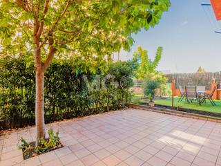 Maison à Estadi-Santa Anna. Casa en venda a vic