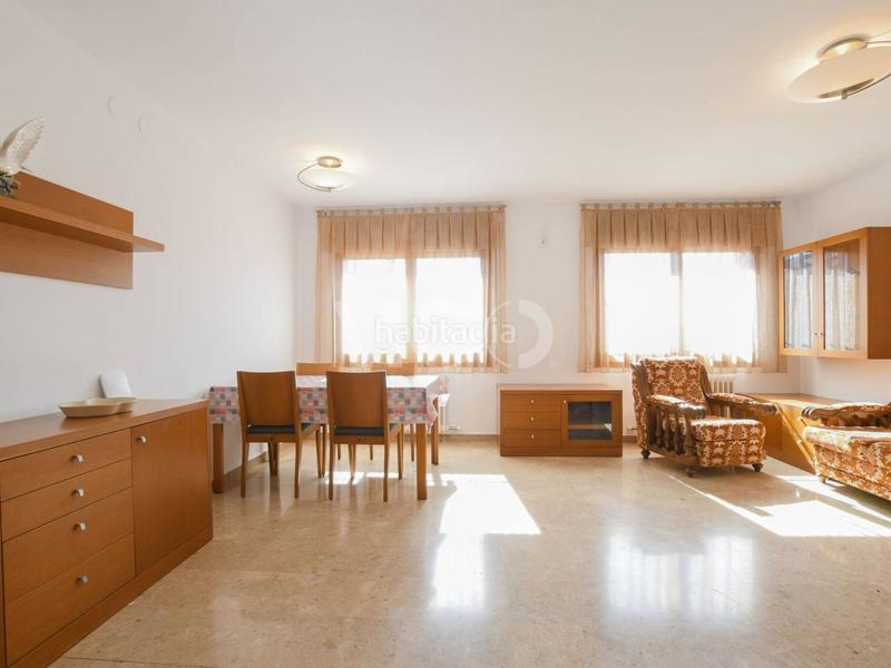 Foto 3ecd9a00-2fec-488e-8f3c-048349bc2332. Haus mit heizung parking in Estadi-Santa Anna Vic