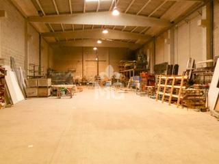 Nau industrial a Font de Tarrés 116