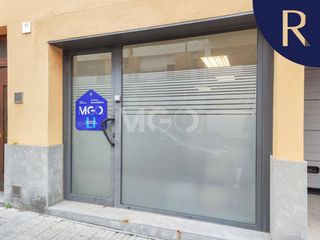 Alquiler Local Comercial en Calle industria 15. Local per a lloguer a vic