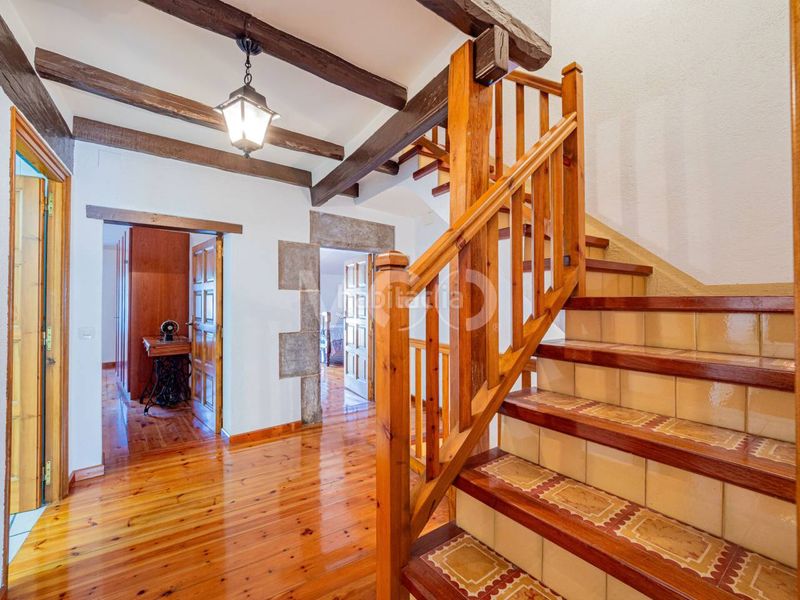 Foto 5d56f0d0-89ab-4fb3-b008-e2b949debf06. Casa a plaza major 3 a Rupit i Pruit