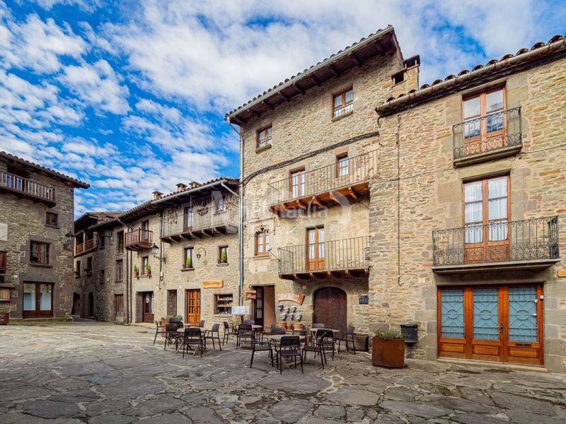 Foto 894d6698-f688-46a8-bb2f-089173ed8653. Casa a plaza major 3 a Rupit i Pruit