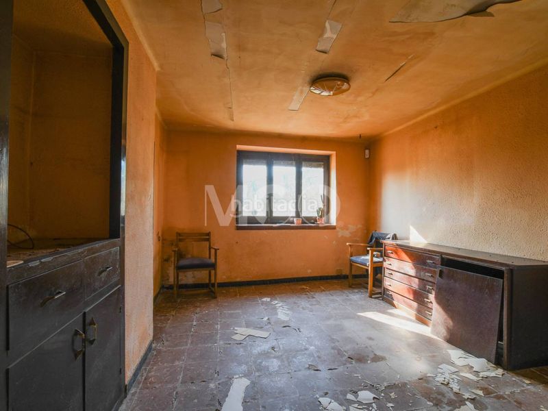 Foto 6d2b13eb-4609-4644-ad4d-e9200a5a9c96. Masia a calle gurri sn a Caputxins-Ambulatori Vic
