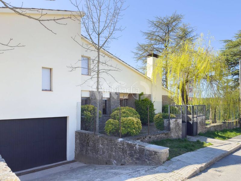 Foto 065237a7-3cb6-4bec-8cc7-740d00f3fec7. Casa amb aparcament a Sant Boi de Lluçanès