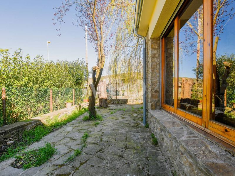 Foto 50b63691-1d6b-463e-9395-9f0e267f4792. Casa amb aparcament a Sant Boi de Lluçanès