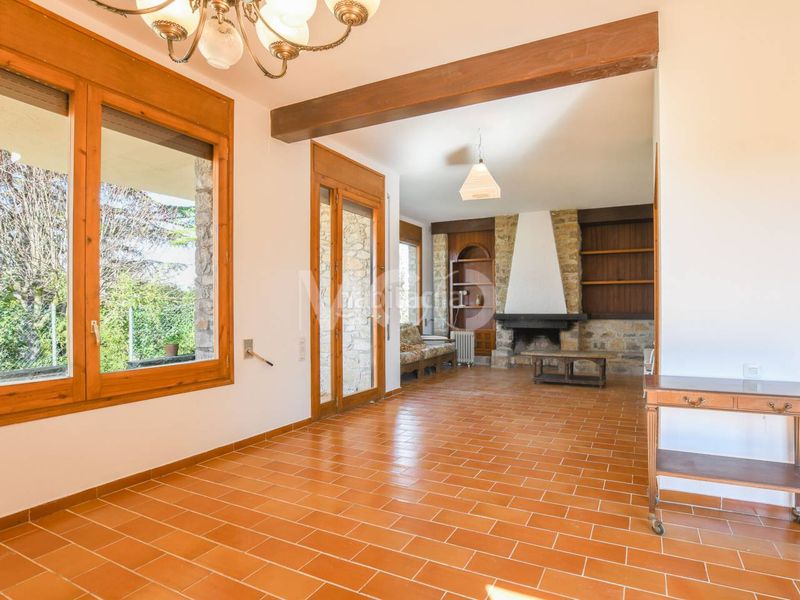 Foto c2bed2af-6f67-4fb9-a040-b870932fa45d. Casa amb aparcament a Sant Boi de Lluçanès