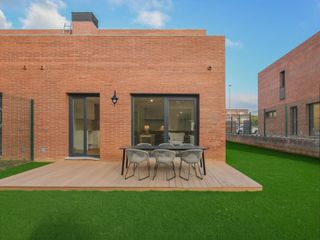 Casa  Calle cadí. Casa en venta en santa eugènia de berga