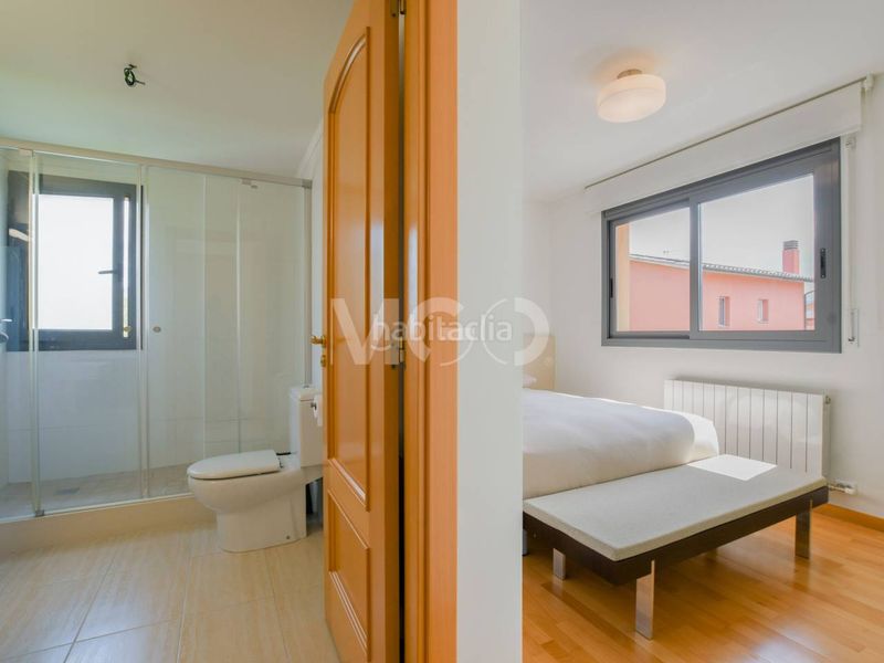 Foto 394ea9ee-6800-411a-9392-f9f5ddebd67c. Dúplex amb calefacció aparcament a Calldetenes