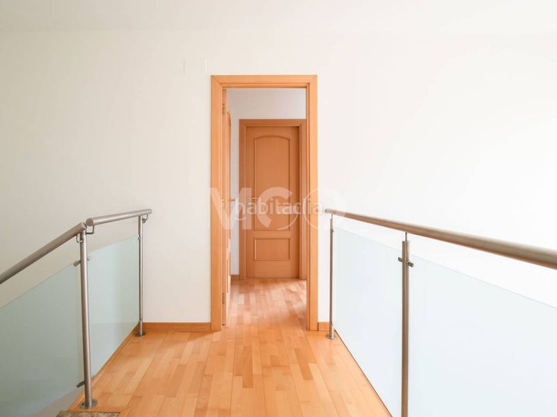 Foto 4bb4b9e2-906b-4f55-bc62-27e19b7b749b. Dúplex amb calefacció aparcament a Calldetenes