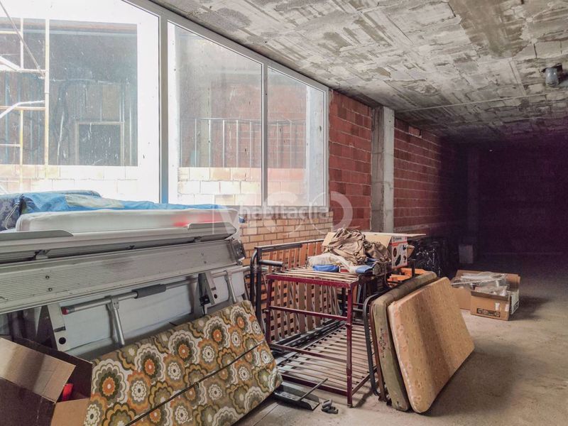 Foto b11a59c8-9b8b-438a-aea6-b32ea240e7f8. Local comercial a calle cortines 7 a Caputxins-Ambulatori Vic